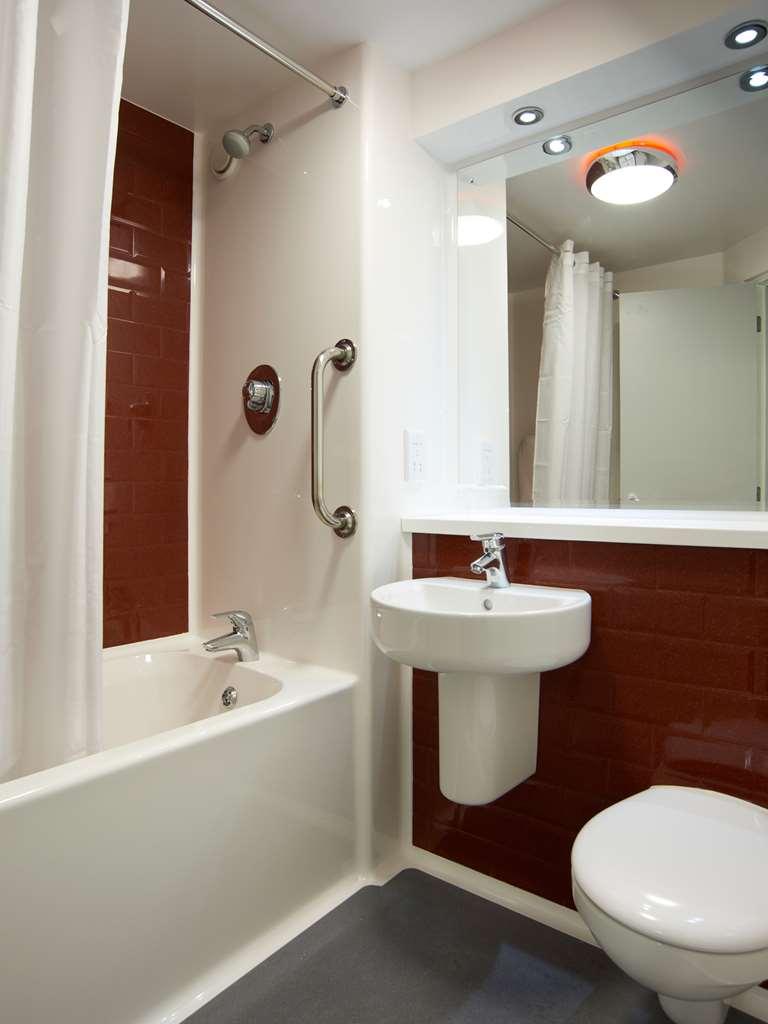 Travelodge Bromborough Port Sunlight Rum bild