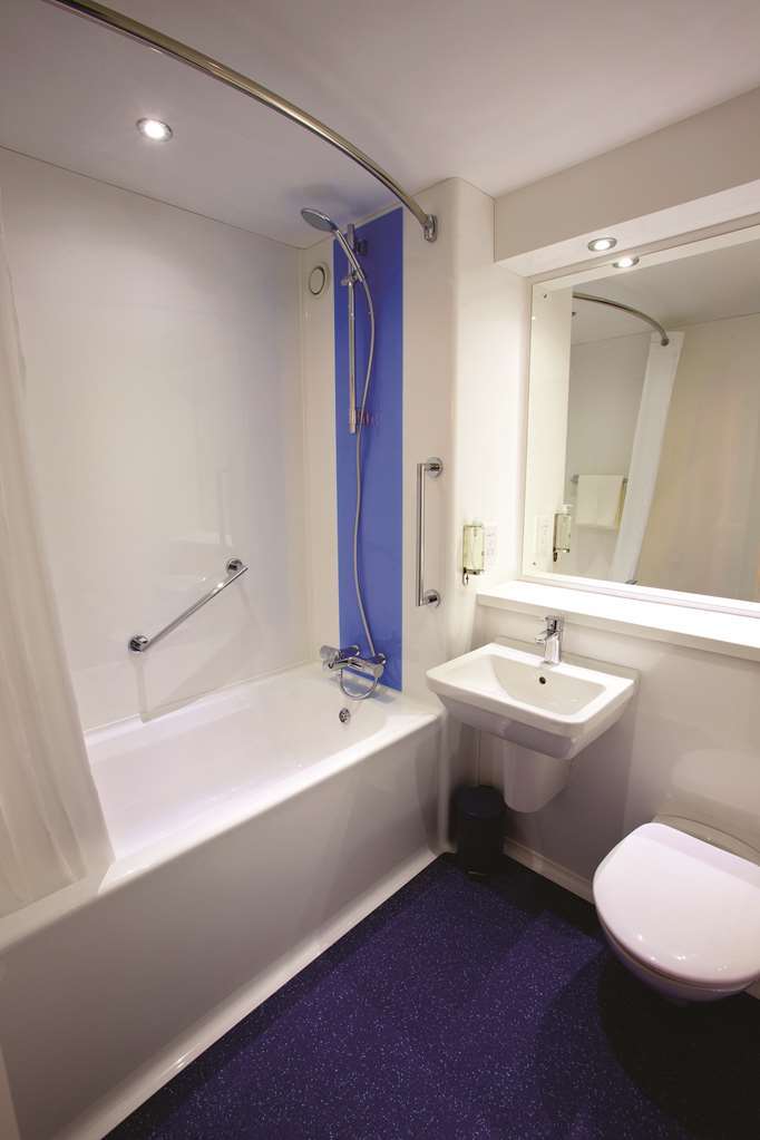 Travelodge Bromborough Port Sunlight Rum bild